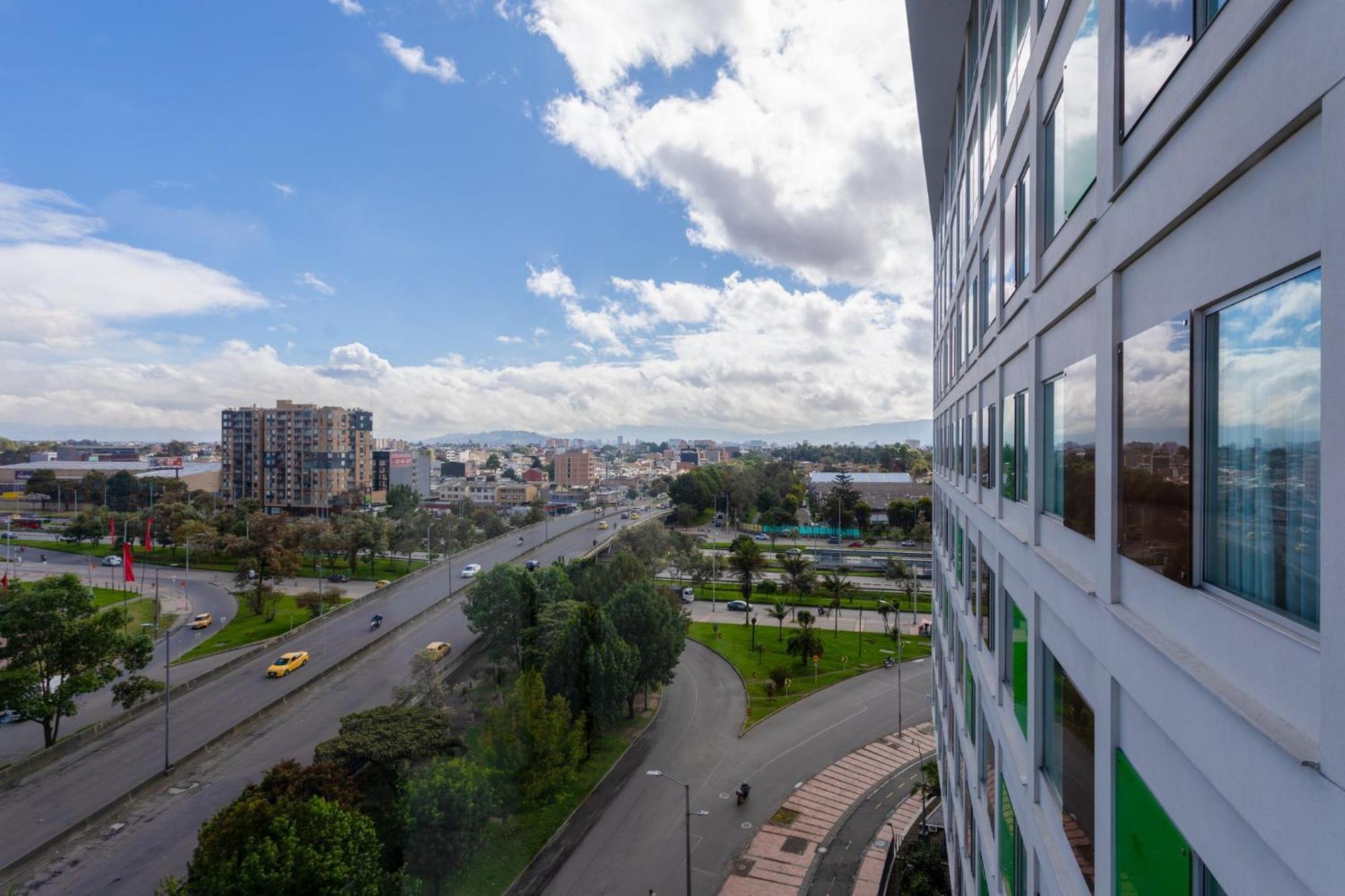 Holiday Inn Bogota Airport, An Ihg Hotel Exterior foto